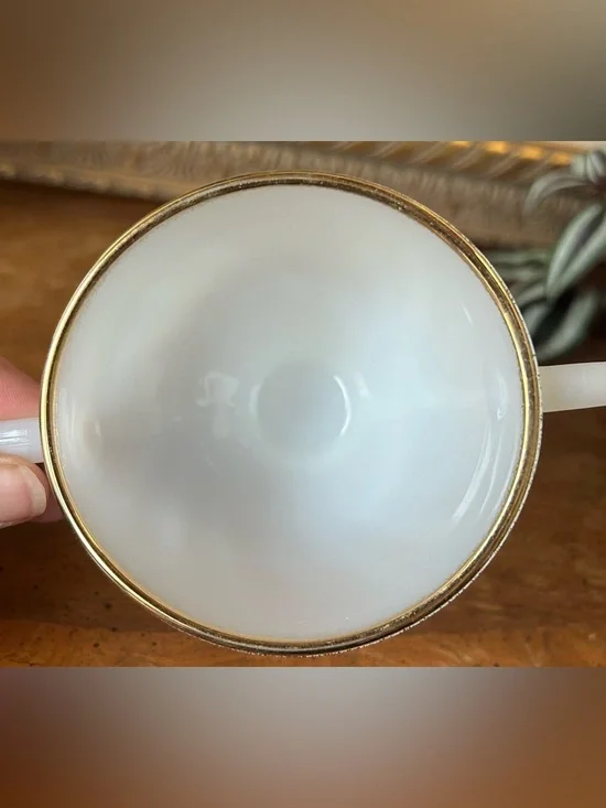 Vintage Fire King White Milk Glass Swirl Sugar Bowl and Creamer - Picture 7 of 12